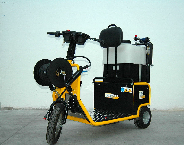 Electric Utility Vehicle with Tank Spraying Kit