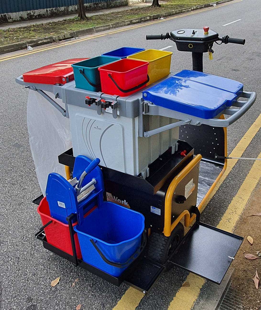 Electric Utility Vehicle with Cleaning Kit