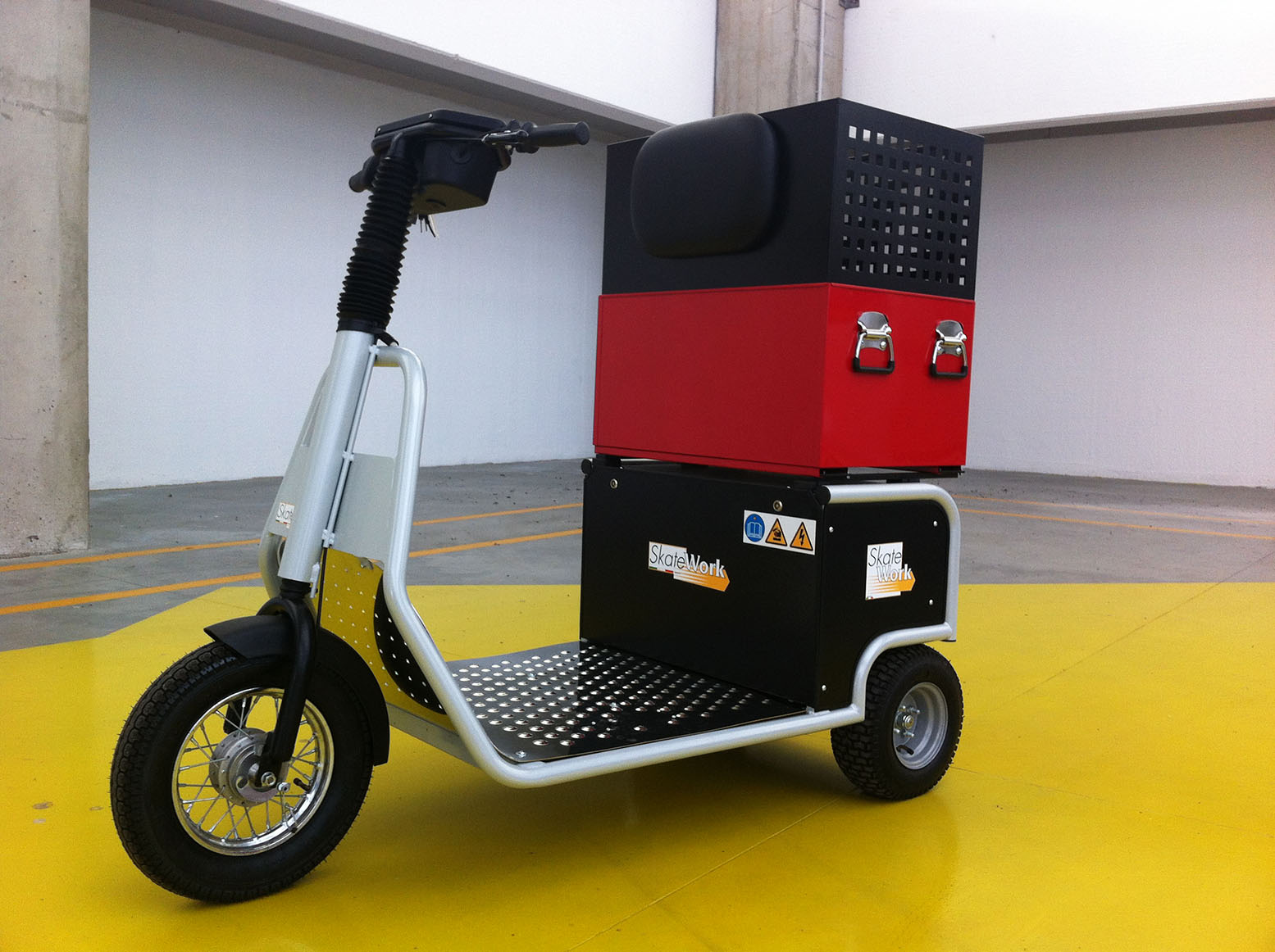 Electric Utility Vehicle with Tool Drawer and Container Kit